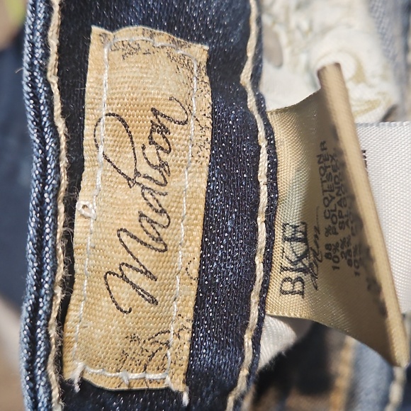 BKE Madison Low-Rise Flare Jeans - Picture 11 of 12